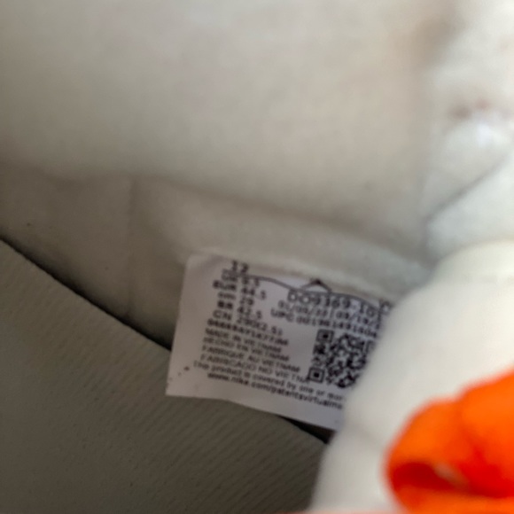 Jordan 1 Retro High OG Starfish size 12 Women = 10.5 Men Brand New In Box !!! - Picture 11 of 16